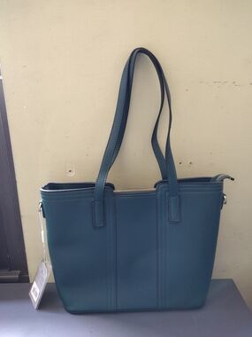 Vegan Leather Green Structured Women's Tote Bag with Zip Top